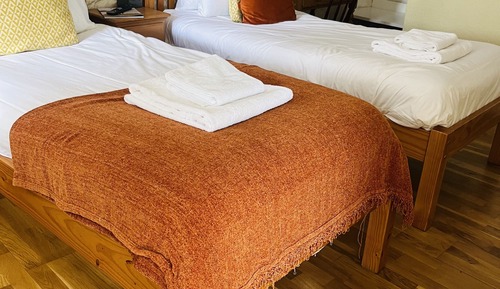 Traditional Twin Room, Ensuite, Courtyard View