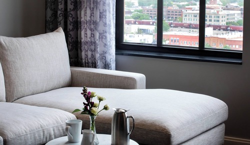 Executive Room, 1 King Bed, Corner (Mobility/Hearing Access, Roll-In Shwr)