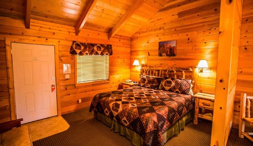 Deluxe Cabin, 1 King Bed, Kitchenette