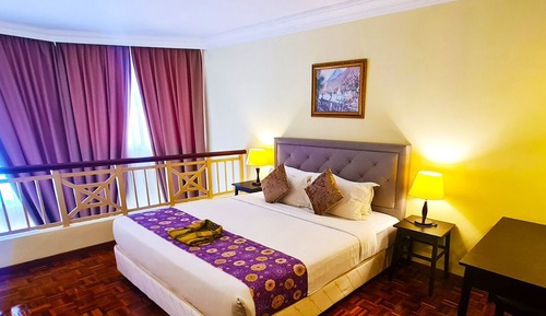 1 Bedroom Duplex Suite (Pool/Garden View)