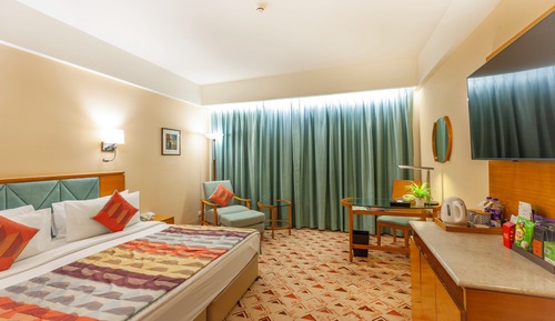 Standard Room, 1 King Bed (Deluxe Room)