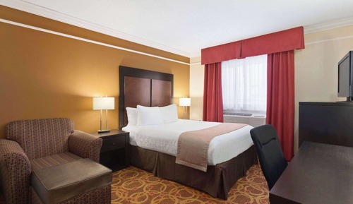 Standard Room, 1 Queen Bed