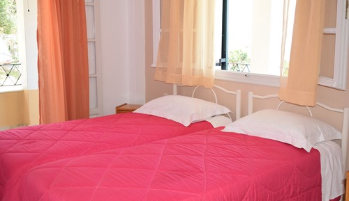 Studio, 2 Twin Beds
