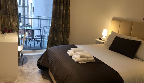 Two King Bedroom Apartment with Sofa Bed