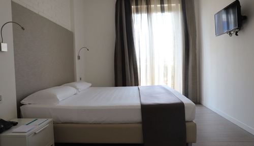 Comfort Double Room Single Use, Partial Sea View