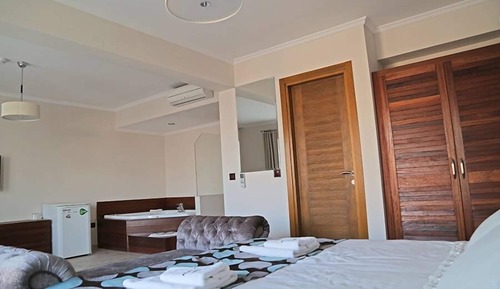 Deluxe Suite, Jetted Tub, Sea View
