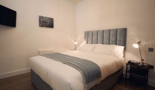 Standard Apartment, Private Bathroom (Kingfisher)