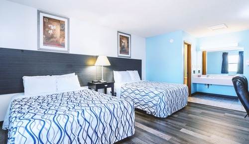 3 Queen Beds Non-Smoking