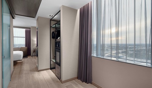 Room, 1 King Bed, Corner