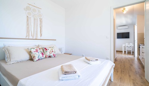 Apartment (One bedroom apartment with Balcony an)