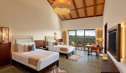 Deluxe Room, 2 Twin Beds, Mountain View