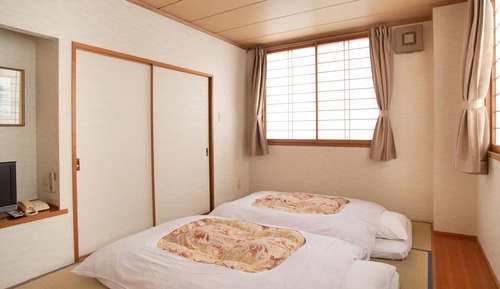 Japanese Room up to 2 guests with Shared Bathroom (Non-Smoking)