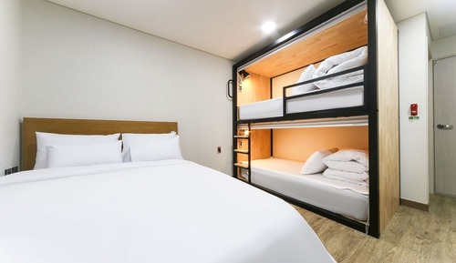 Room (Family [Dormitory Room])
