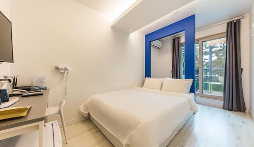 Room ([2 persons] Lake Terrace (2F))