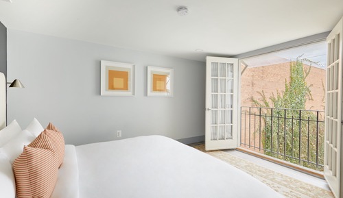 King Studio (Self Check-in with Virtual Front Desk)