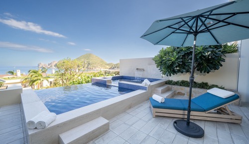 Three Bedroom Ocean View Home with Jacuzzi