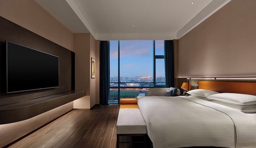 Regency, Suite, 1 King Bed