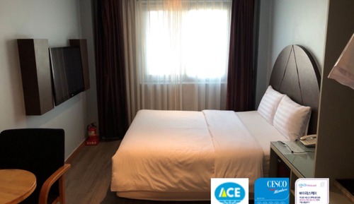 Room (Standard (room only consecutive night)