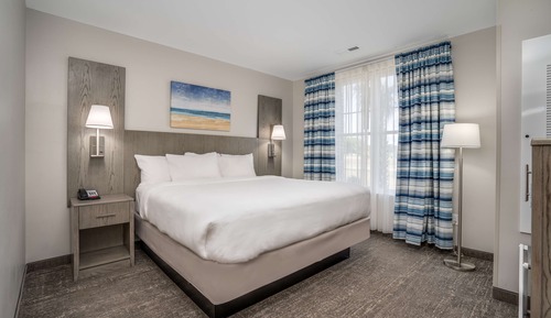 Suite, 1 King Bed, Non Smoking, Refrigerator & Microwave (Living Room)