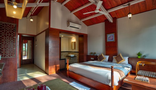 Deluxe Cottage, Pool View