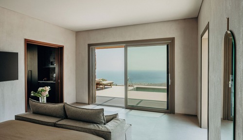 Junior Residence with Private Heated Plunge Pool and Sea View