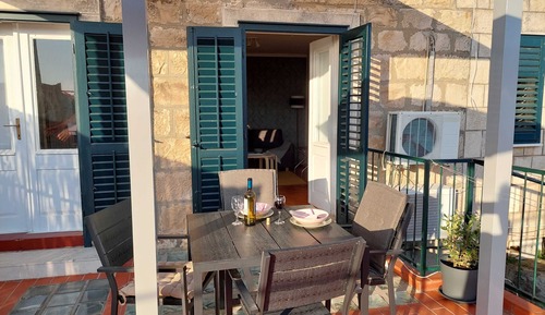 Apartment (One Bedroom Apartment)