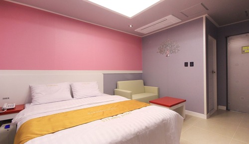 Room (1 vehicle per room (standard room))
