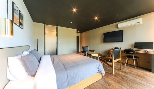 Room (VIP terrace (free Netflix viewing (te)