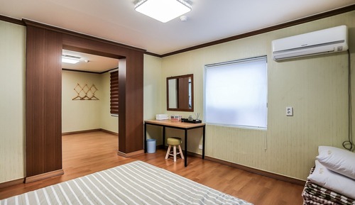 Room (Pension Bed Room)