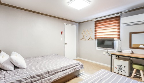 Room (Twin room)