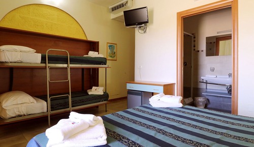 Classic Quadruple Room