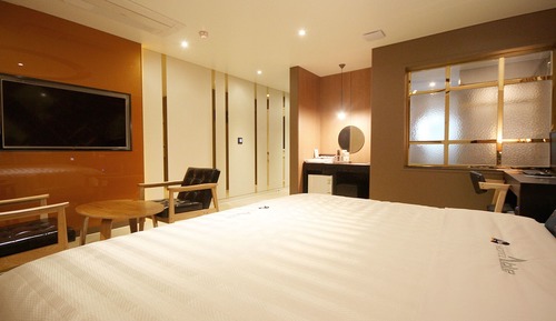 Room (Premium Jetted Spa Bathtub (OTT))