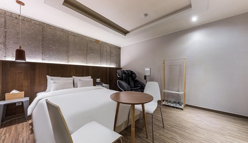 Room (Body Friend Room (Concept Netflix Bod)