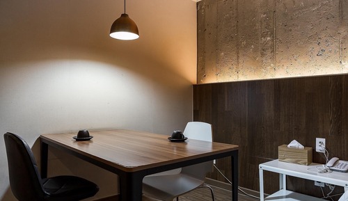 Room (Study Room (Concept Netflix available)