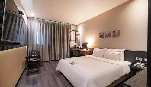 Room (Deluxe Double)