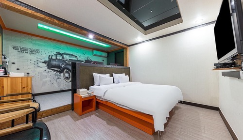 Room (High Performing Couple PC + Spa)