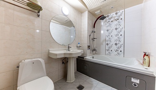 Room (Gaming PC + Spa)