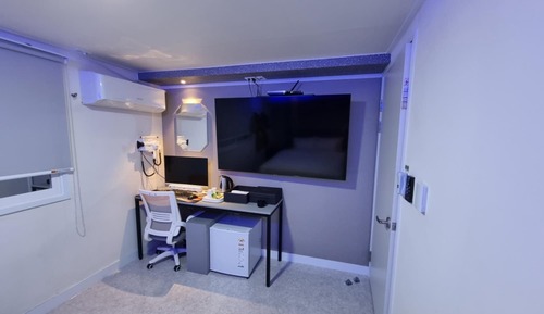 Room (Standard (OTT available (Netflix Disn)