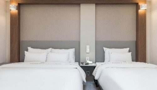 Room (VIP Two Bed (OTT viewing available (N)