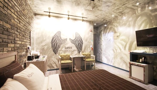 Room (Deluxe B (Netflix subscription comple)