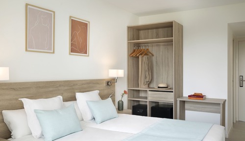 Standard Double Room, 2 Twin Beds, Balcony, Pool View