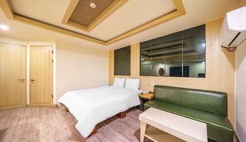 Room (Standard (Netflix Watcha TVing instal)