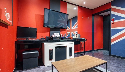 Room (Duplex Twin (65-inch TV OTT))