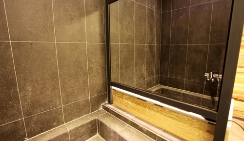 Room (Premium S (Netflix available bathtub))