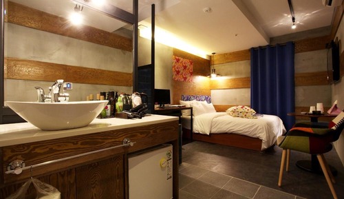 Room (Premium S (Netflix available Whirlpoo)