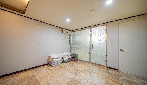 Room (Korean Style room (Netflix viewing av)