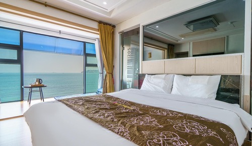 Room (Standard Room (Outside Car Parking/BB)