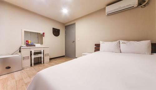 Room (Standard room (bed))