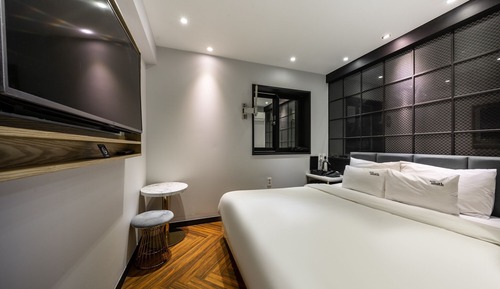 Room (Standard (no multiple nights latest m)