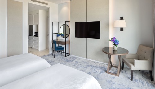 Deluxe Room, 2 Twin Beds, Mountain View